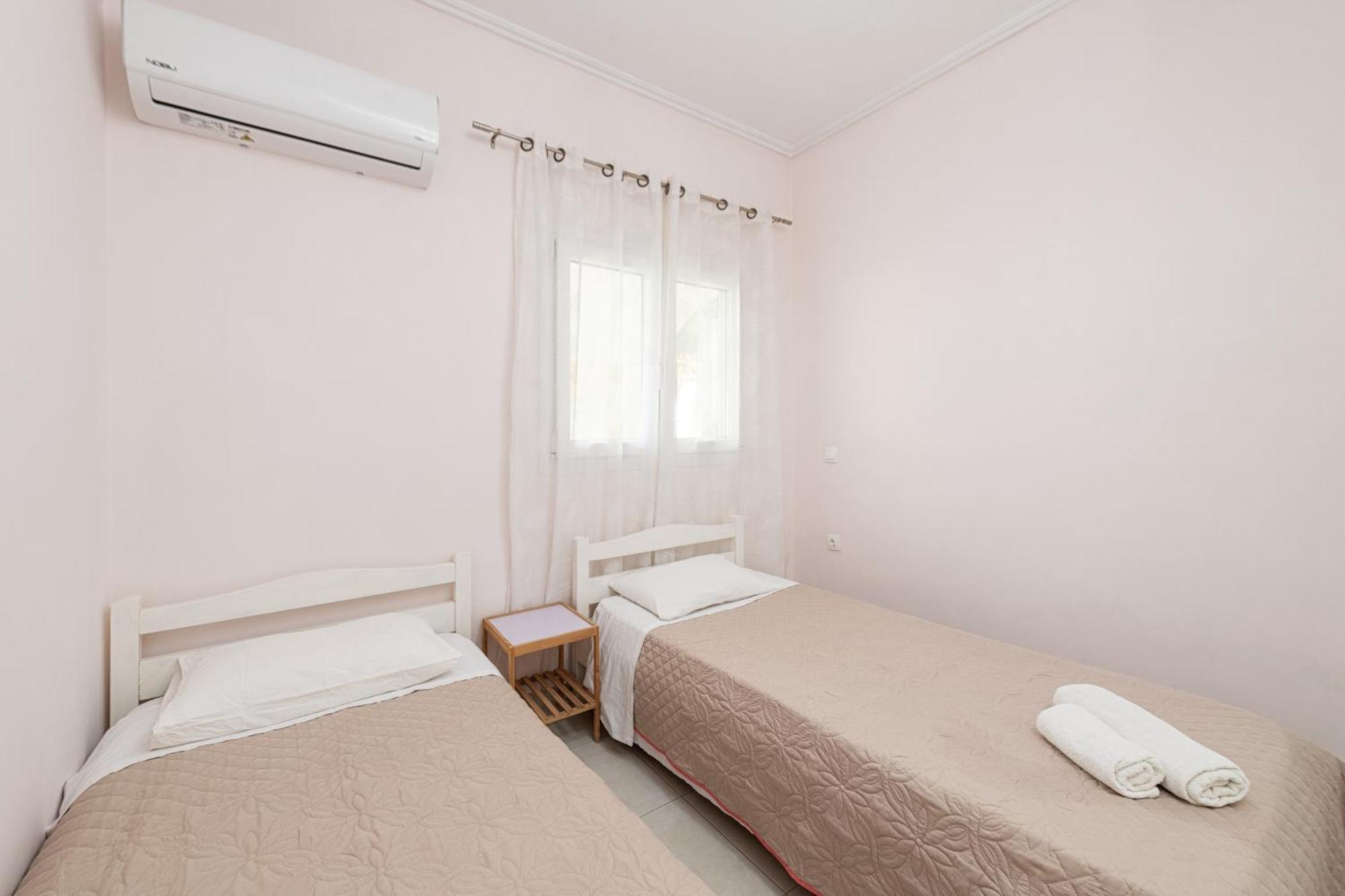 Lazaros Apartments Gouvia Bagian luar foto