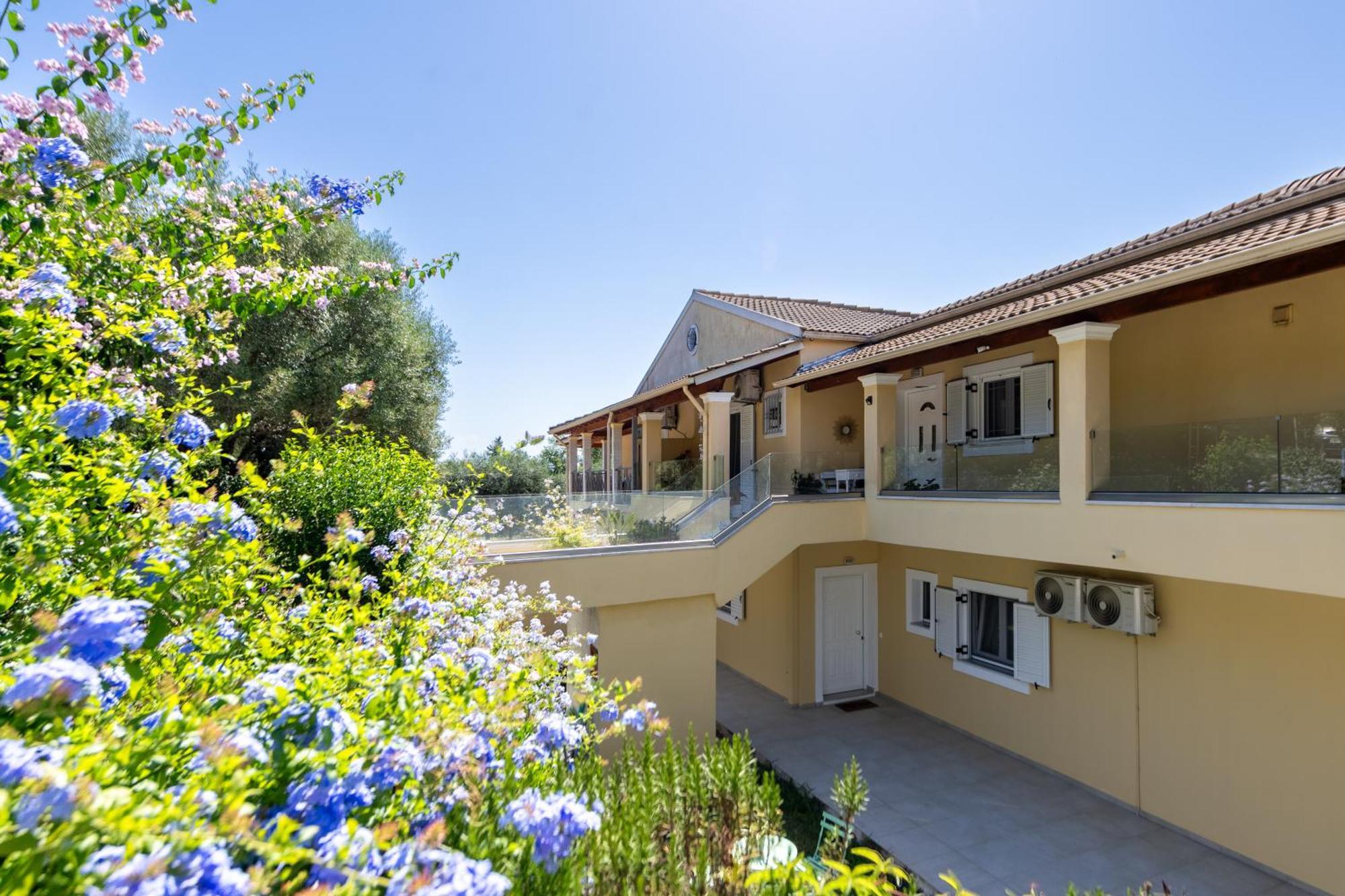 Lazaros Apartments Gouvia Bagian luar foto